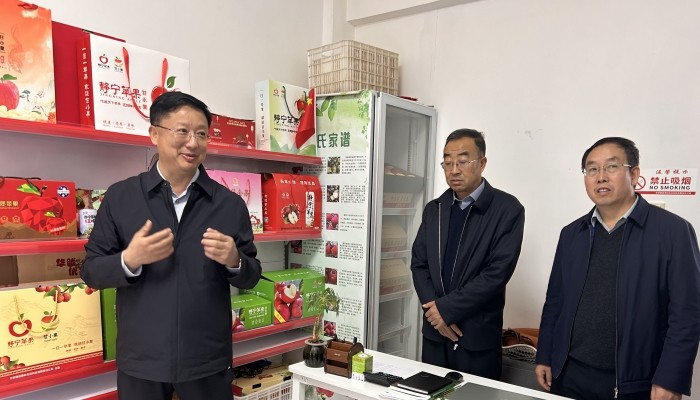 何鵬峰調(diào)研蘋果營(yíng)銷工作