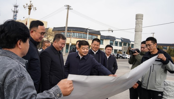 肅州區(qū)委副書記、區(qū)長宋濟(jì)民調(diào)研生態(tài)公司酒泉火車站站房改造提升項(xiàng)目復(fù)工復(fù)產(chǎn)情況